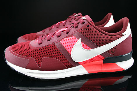 all red nike pegasus 35