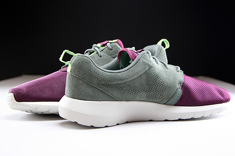 Nike Rosherun NM FB River Rock Villain Red Light Stone Poison Green Innenseite