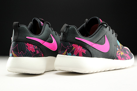 Nike WMNS Roshe One Print Black Pink Foil Sail Rueckansicht