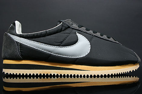 roshe sneakers white